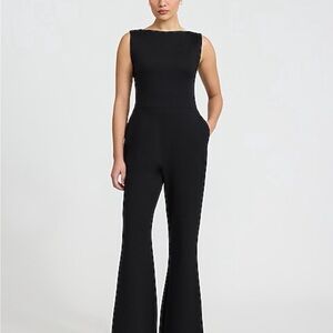 Signature Ponte Boat Neck
Sleeveless Wide Leg Jumpsuit